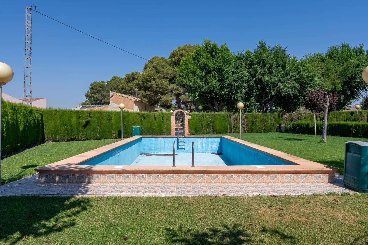 3 soveværelse Finca/Landehus til salg i Yecla med swimmingpool - € 210.000 (Ref: 9160353)