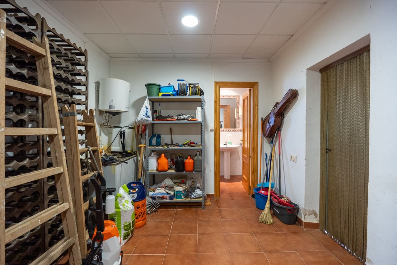 3 soveværelse Finca/Landehus til salg i Yecla med swimmingpool - € 210.000 (Ref: 9160353)