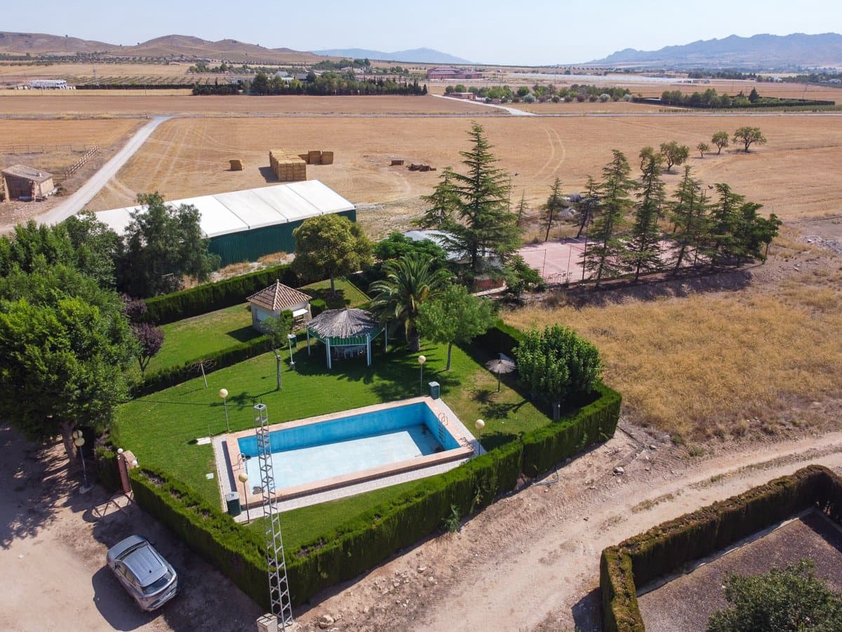 3 soverom Finca/Herregård til salgs i Yecla med svømmebasseng - € 210 000 (Ref: 9160353)