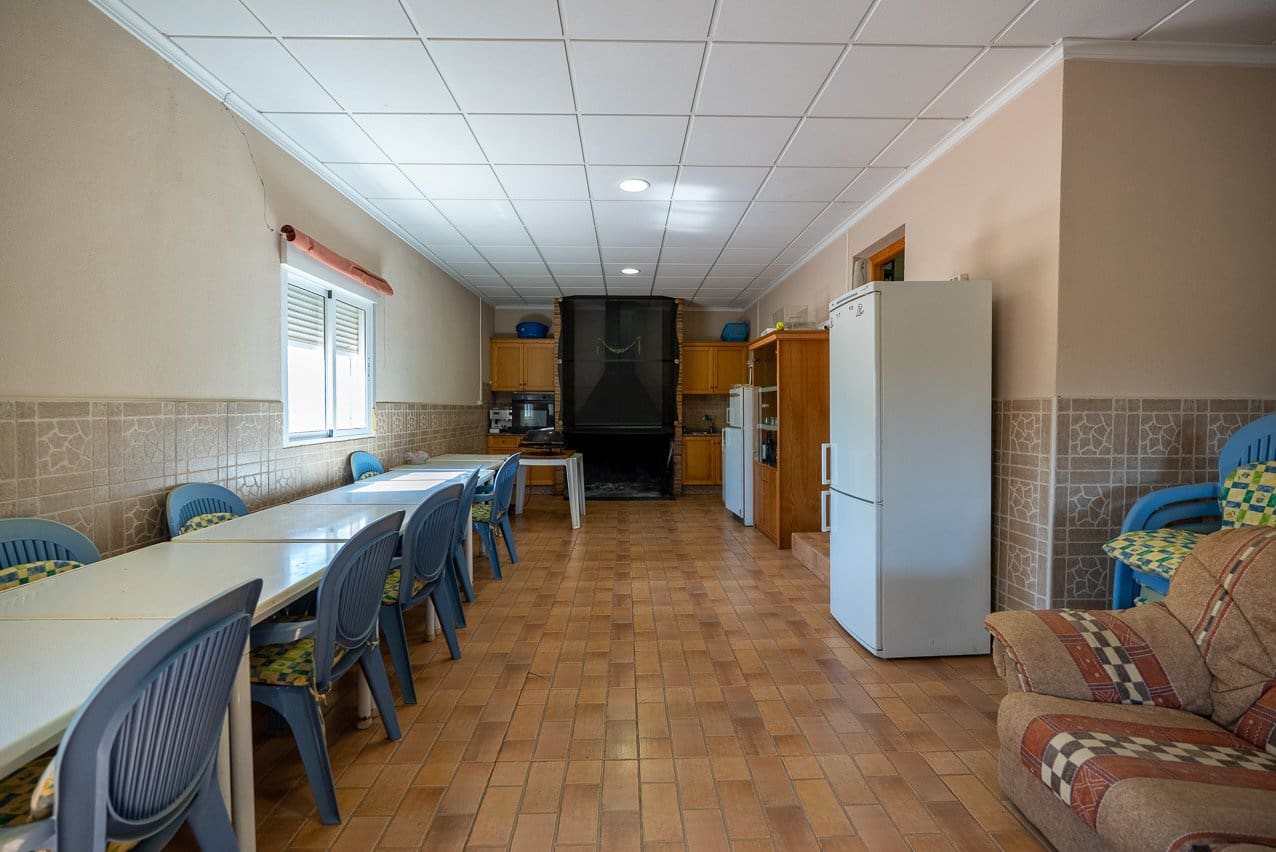 3 soverom Finca/Herregård til salgs i Yecla med svømmebasseng - € 210 000 (Ref: 9160353)