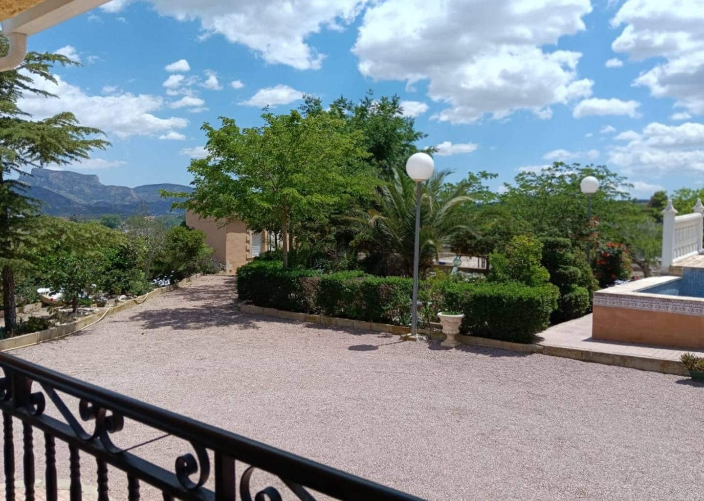 5 sovrum Villa till salu i Sax med pool - 299 995 € (Ref: 9184678)