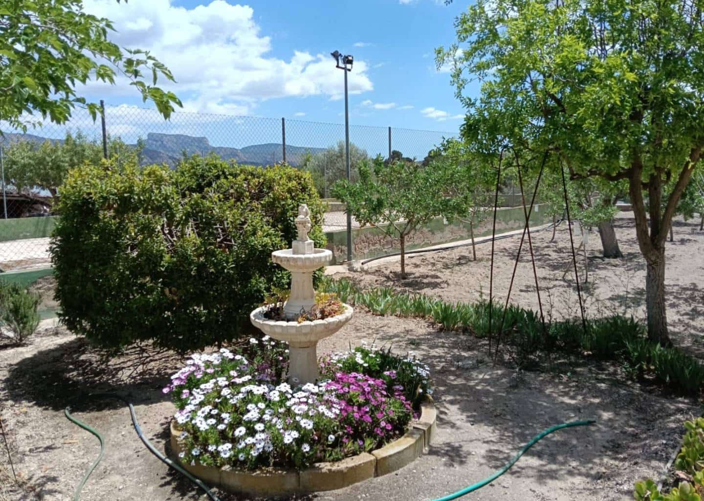 5 sovrum Villa till salu i Sax med pool - 299 995 € (Ref: 9184678)