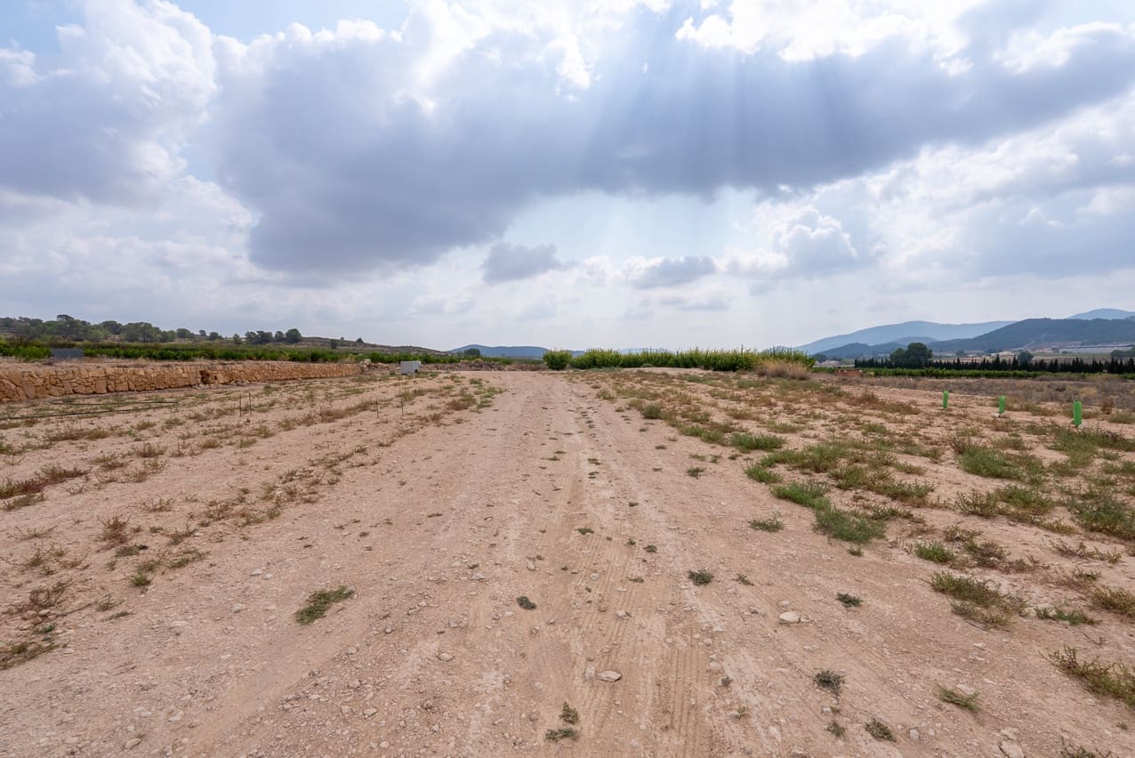 Grunde uden byggetilladelser til salg i Culebron - € 99.000 (Ref: 9187472)