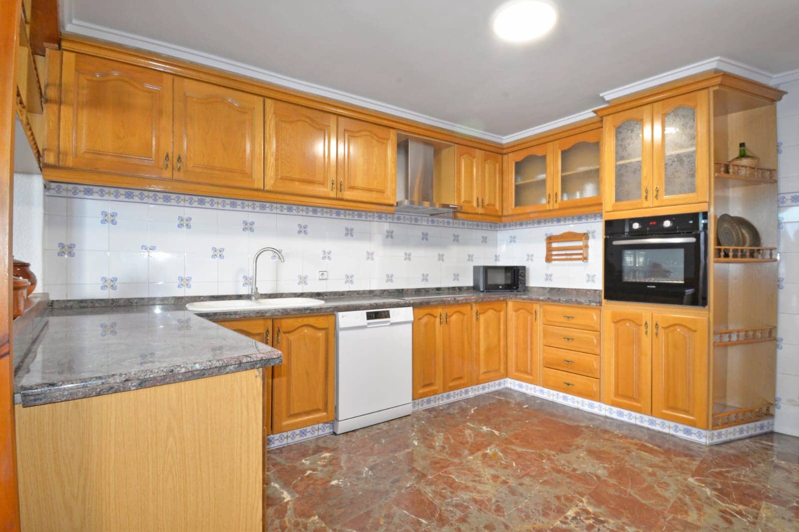 4 soveværelse Byhus til salg i Sax med swimmingpool - € 249.000 (Ref: 9194269)