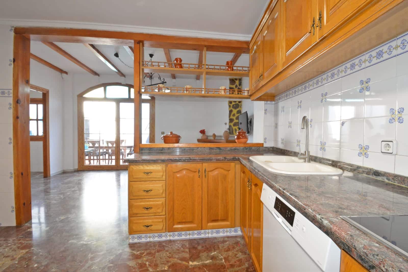 4 soveværelse Byhus til salg i Sax med swimmingpool - € 249.000 (Ref: 9194269)