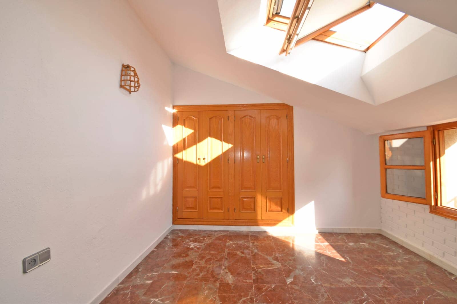 4 soveværelse Byhus til salg i Sax med swimmingpool - € 249.000 (Ref: 9194269)