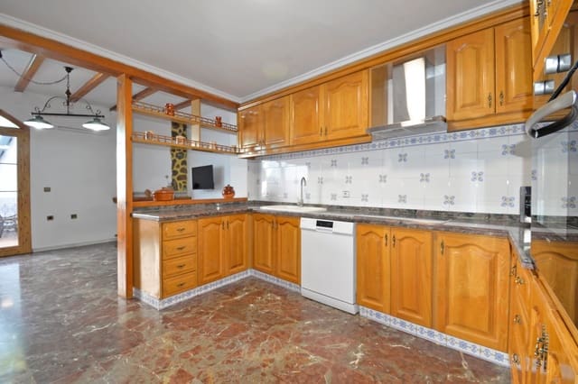 4 soveværelse Byhus til salg i Sax med swimmingpool - € 249.000 (Ref: 9194269)