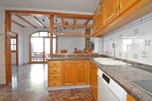 4 soveværelse Byhus til salg i Sax med swimmingpool - € 249.000 (Ref: 9194269)