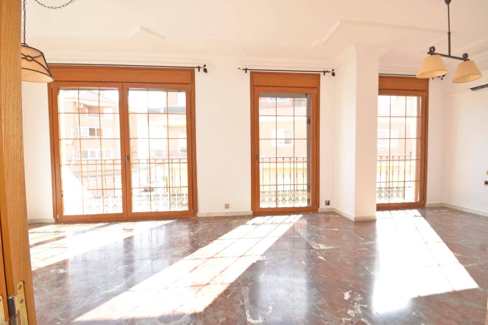 4 soveværelse Byhus til salg i Sax med swimmingpool - € 249.000 (Ref: 9194269)