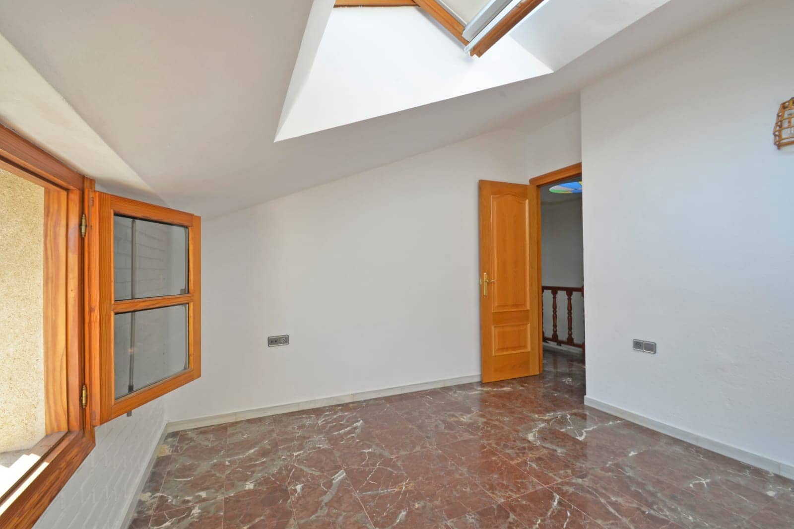 4 soveværelse Byhus til salg i Sax med swimmingpool - € 249.000 (Ref: 9194269)