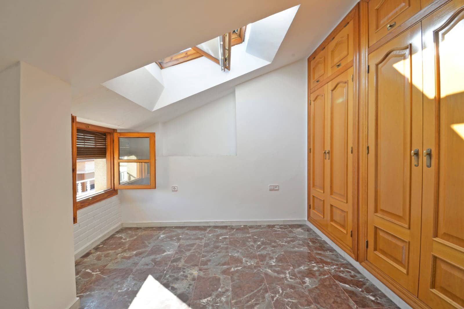 4 soveværelse Byhus til salg i Sax med swimmingpool - € 249.000 (Ref: 9194269)