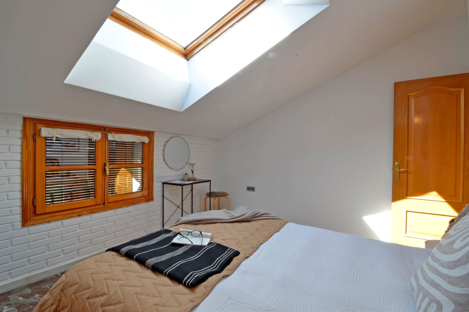 4 bedroom Townhouse for sale in Sax with pool - € 249,000 (Ref: 9194269)