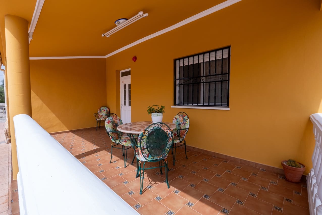 5 bedroom Villa for sale in Villena with pool - € 449,000 (Ref: 9207757)