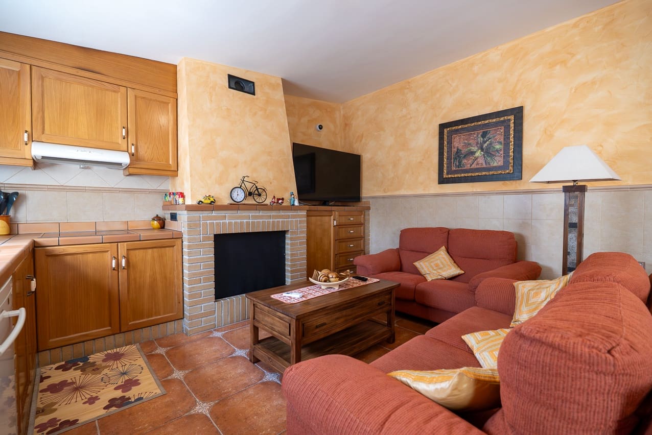 5 bedroom Villa for sale in Villena with pool - € 449,000 (Ref: 9207757)