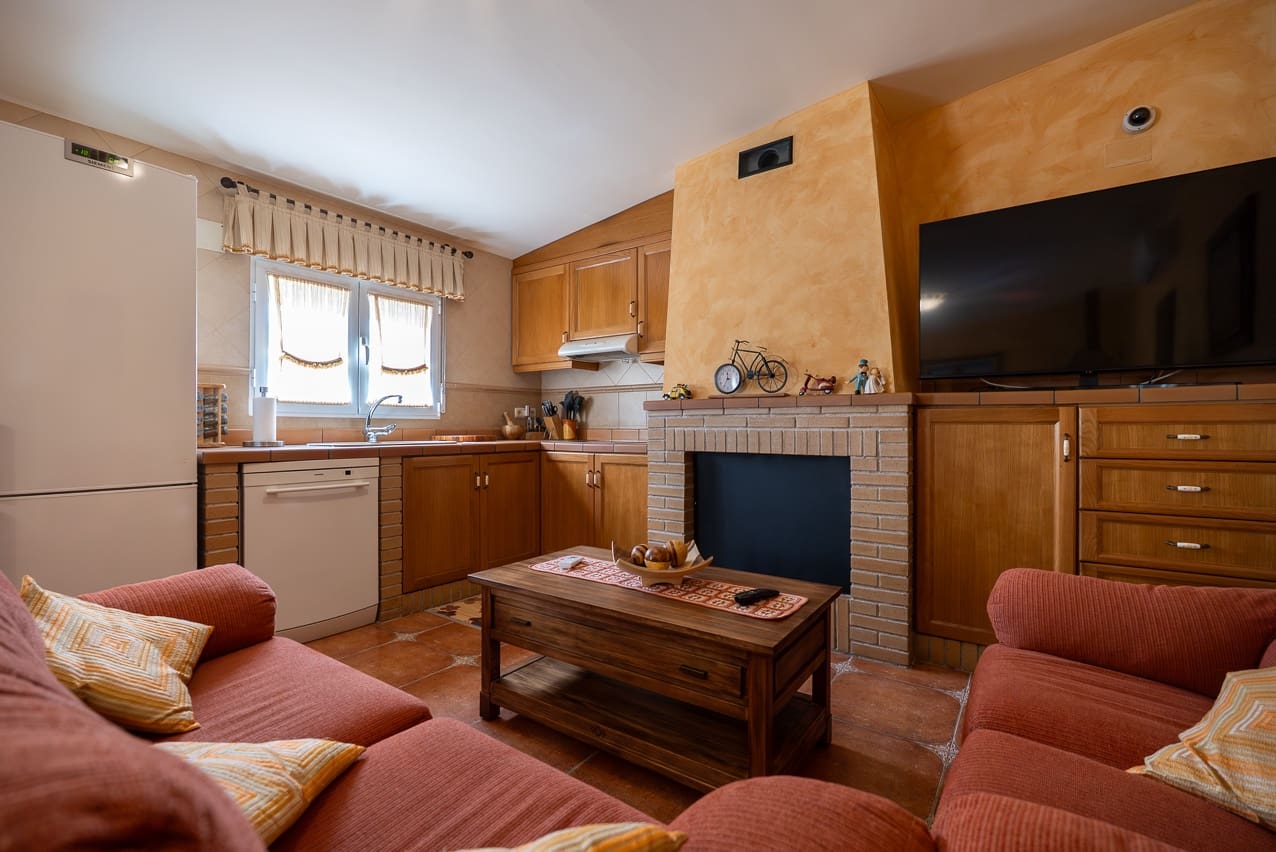 5 bedroom Villa for sale in Villena with pool - € 449,000 (Ref: 9207757)