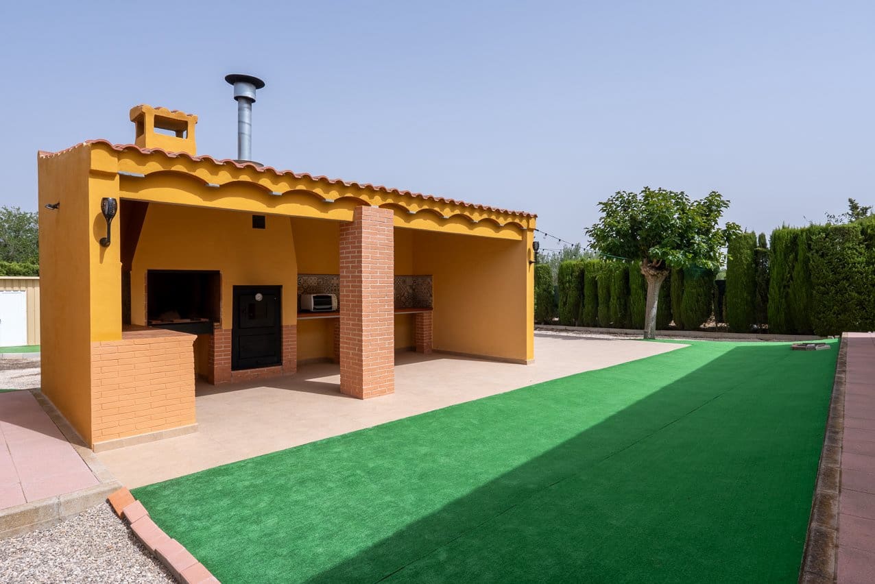 5 Zimmer Villa zu verkaufen in Villena mit Pool - 395.000 € (Ref: 9207757)