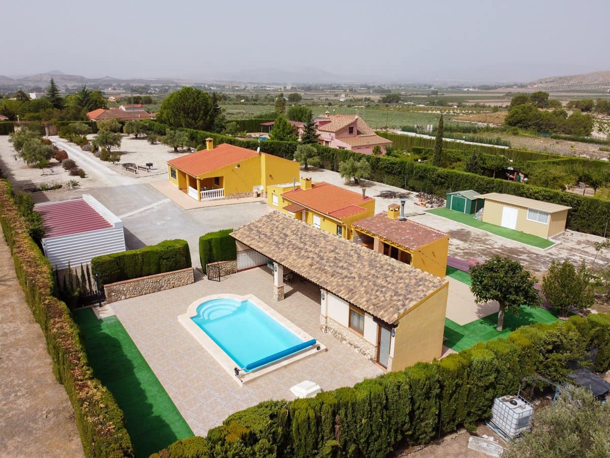 5 Zimmer Villa zu verkaufen in Villena mit Pool - 395.000 € (Ref: 9207757)