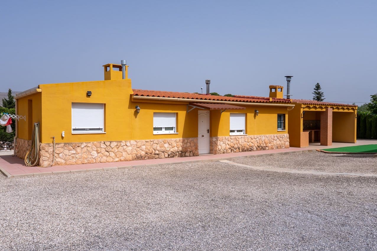 5 Zimmer Villa zu verkaufen in Villena mit Pool - 395.000 € (Ref: 9207757)
