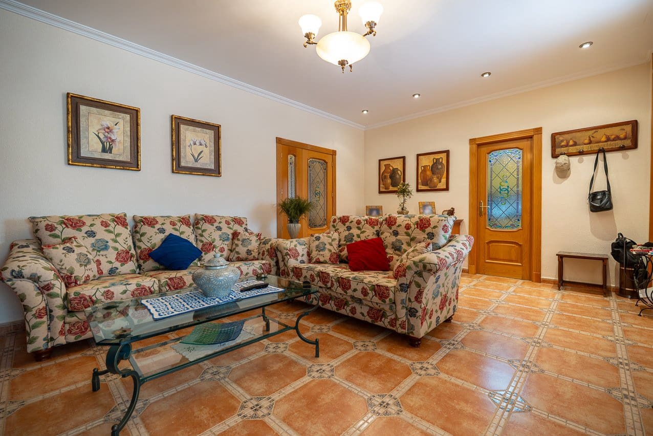 5 Zimmer Villa zu verkaufen in Villena mit Pool - 395.000 € (Ref: 9207757)