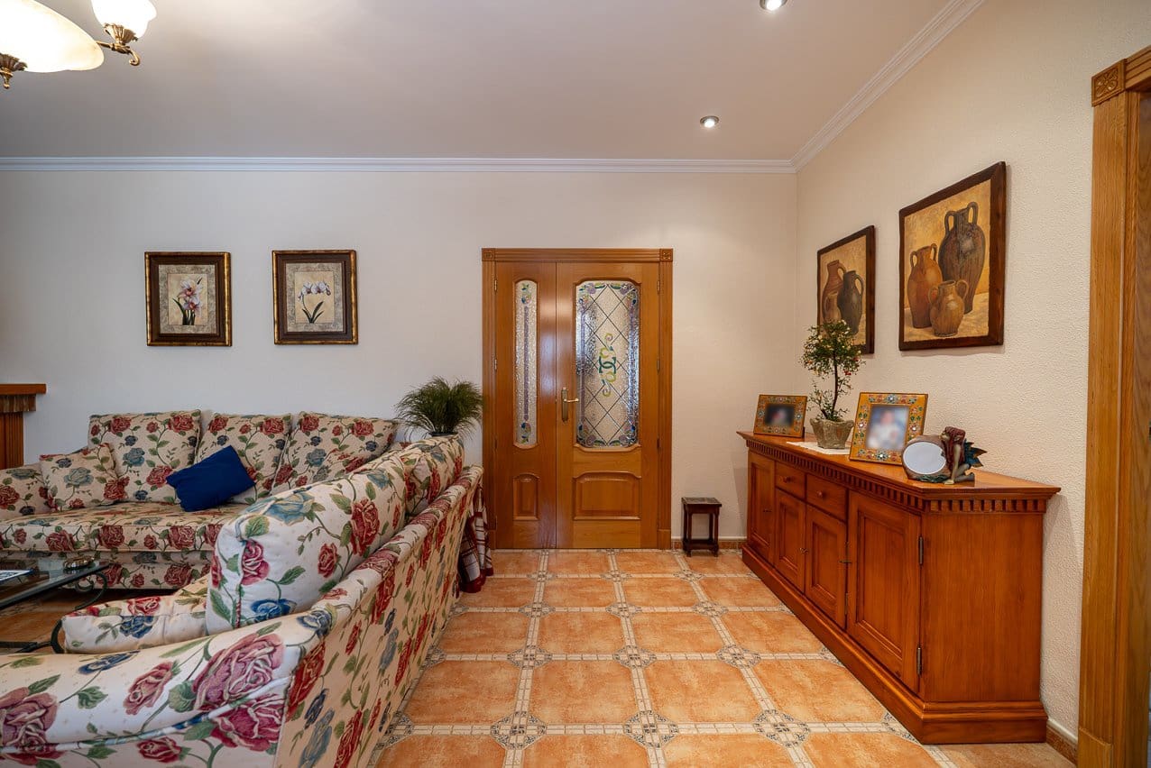 5 Zimmer Villa zu verkaufen in Villena mit Pool - 395.000 € (Ref: 9207757)