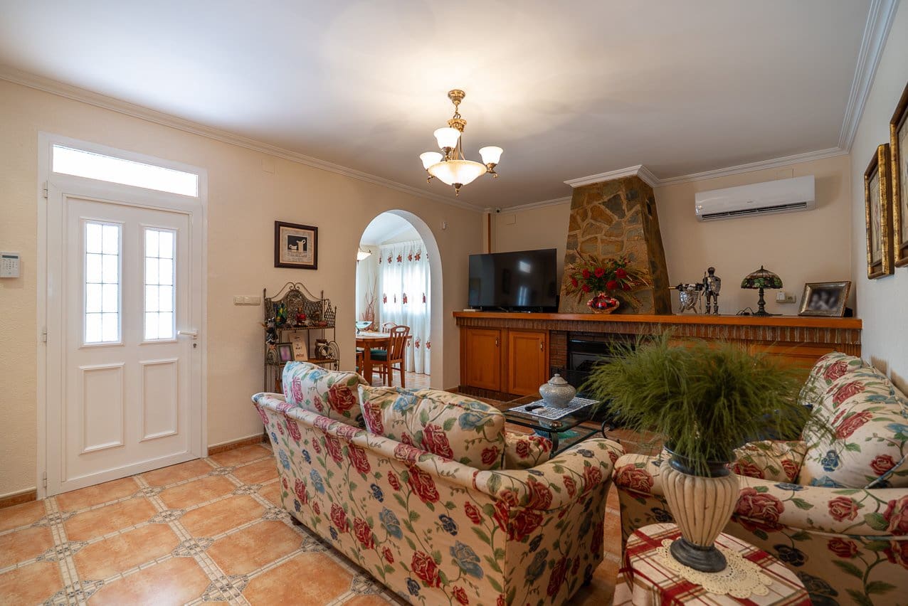 5 Zimmer Villa zu verkaufen in Villena mit Pool - 395.000 € (Ref: 9207757)