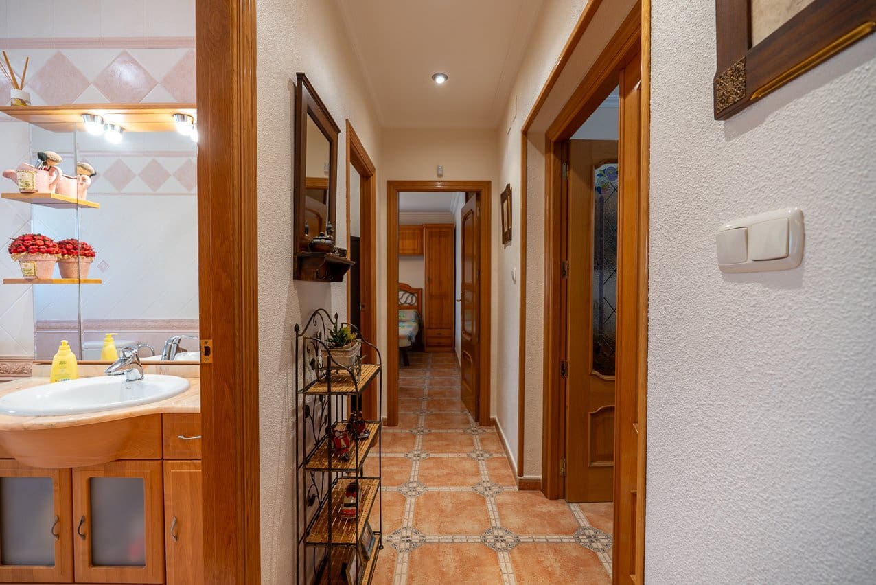 5 Zimmer Villa zu verkaufen in Villena mit Pool - 395.000 € (Ref: 9207757)