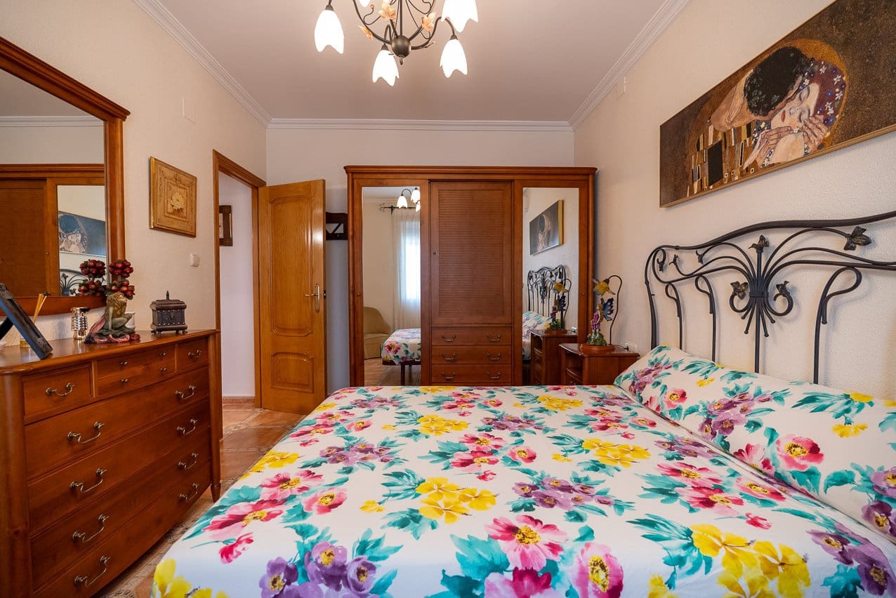 5 Zimmer Villa zu verkaufen in Villena mit Pool - 395.000 € (Ref: 9207757)