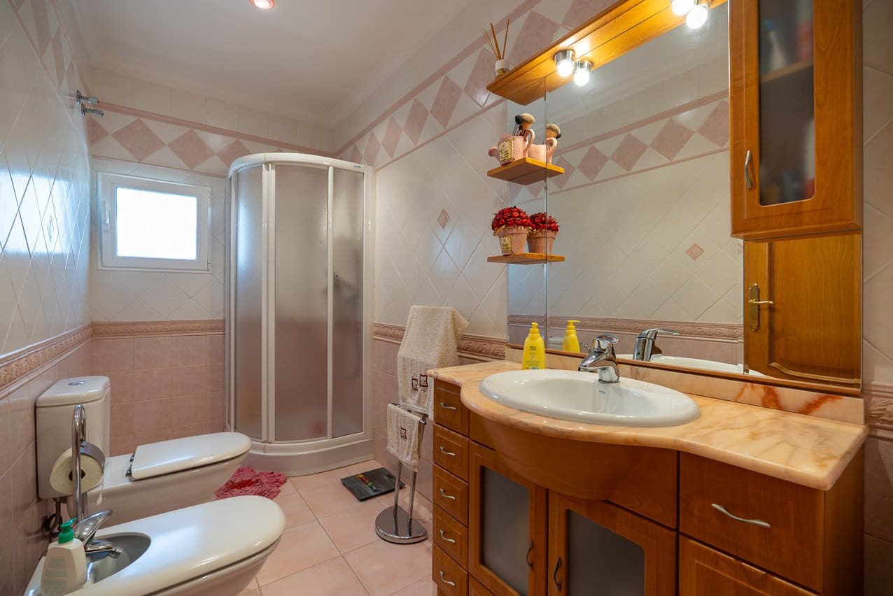 5 Zimmer Villa zu verkaufen in Villena mit Pool - 395.000 € (Ref: 9207757)