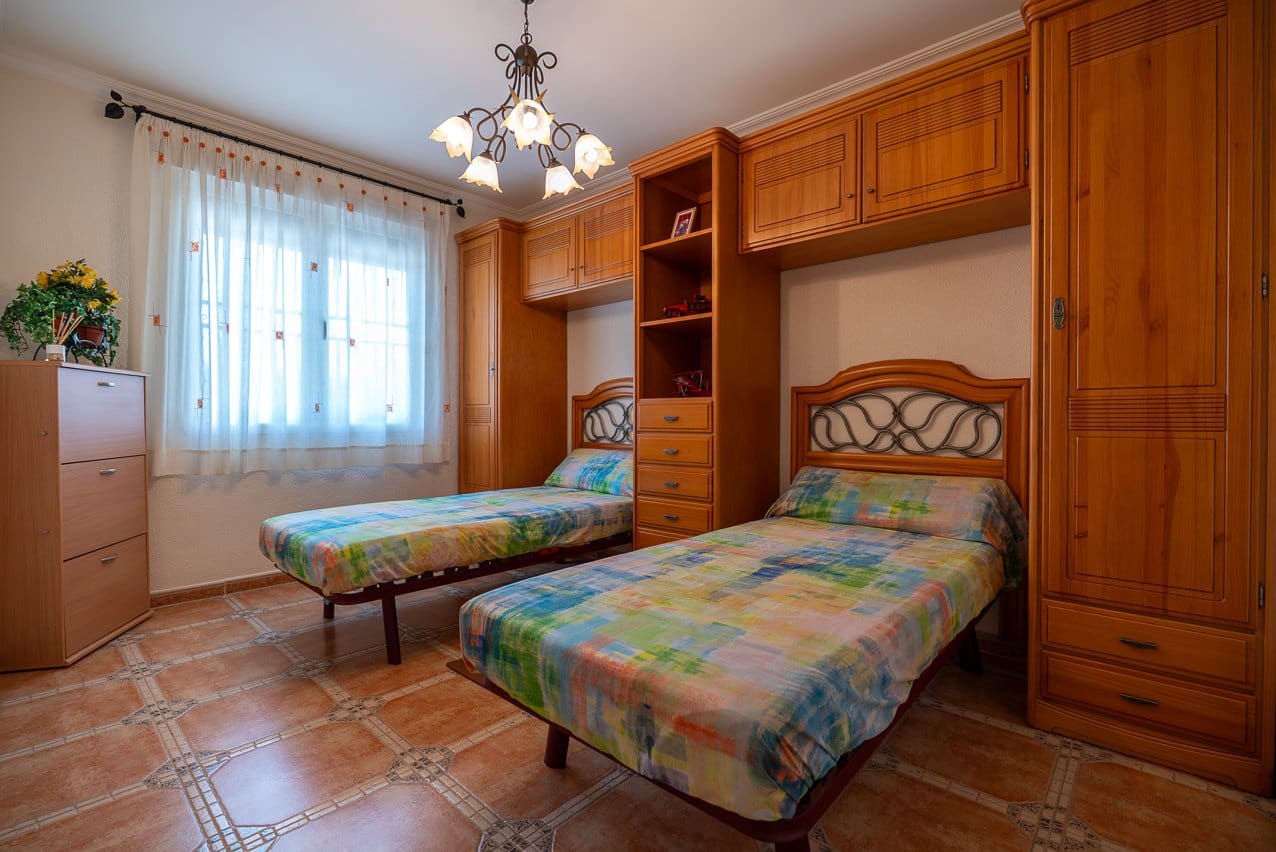 5 Zimmer Villa zu verkaufen in Villena mit Pool - 395.000 € (Ref: 9207757)