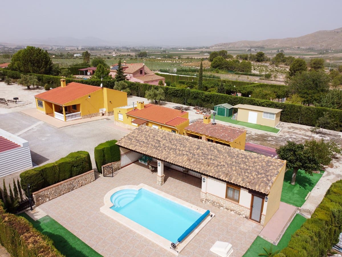 5 Zimmer Villa zu verkaufen in Villena mit Pool - 395.000 € (Ref: 9207757)