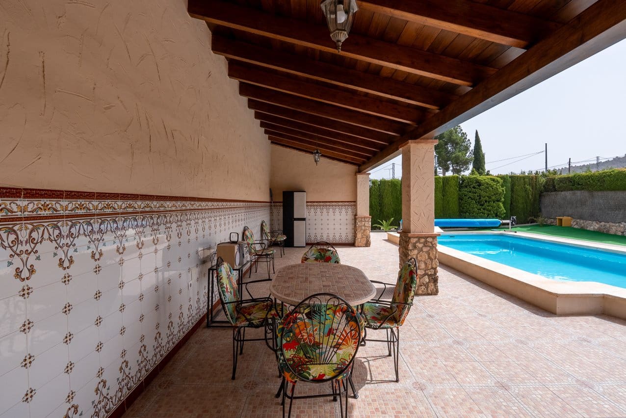 5 Zimmer Villa zu verkaufen in Villena mit Pool - 395.000 € (Ref: 9207757)