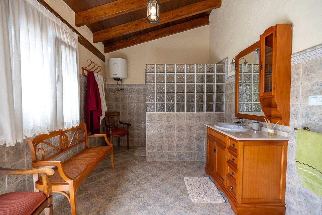 5 Zimmer Villa zu verkaufen in Villena mit Pool - 395.000 € (Ref: 9207757)