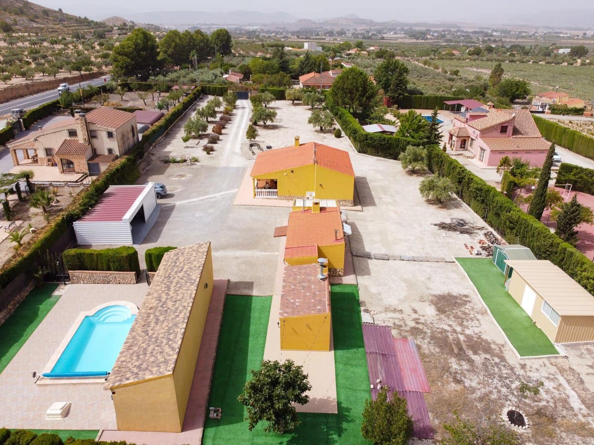 5 Zimmer Villa zu verkaufen in Villena mit Pool - 395.000 € (Ref: 9207757)