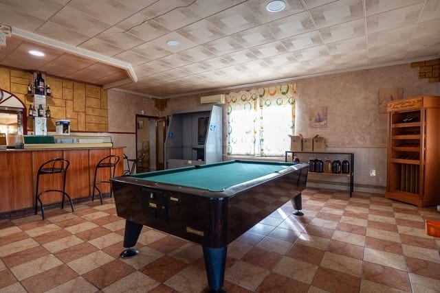 Restaurant/Bar for sale in Pinoso - € 480,000 (Ref: 9216773)