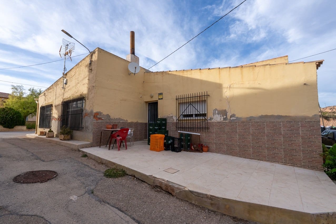 Restaurant/Bar til salgs i Pinoso med svømmebasseng - € 480 000 (Ref: 9216773)