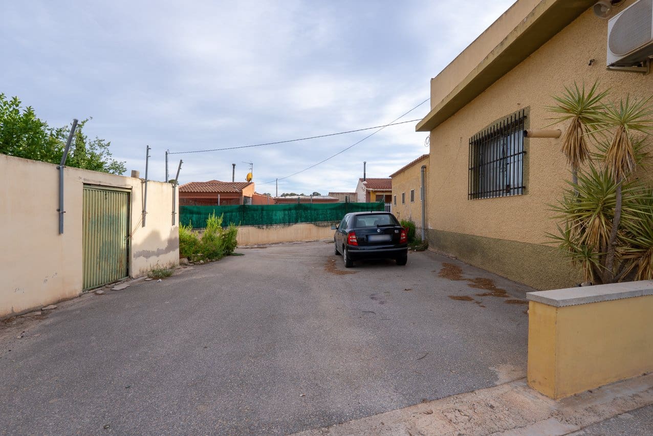 Restaurant/Bar til salgs i Pinoso med svømmebasseng - € 480 000 (Ref: 9216773)