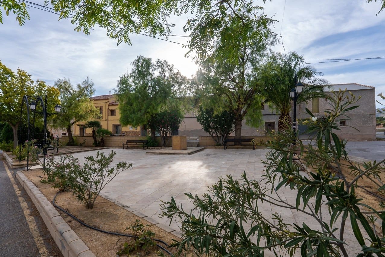 Restaurant/Bar til salgs i Pinoso med svømmebasseng - € 480 000 (Ref: 9216773)
