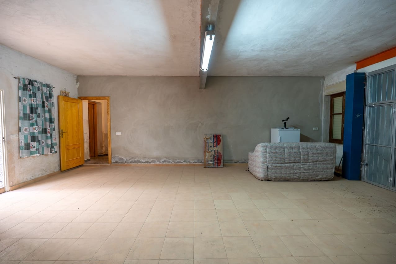 6 soverom Hus til salgs i Macisvenda med svømmebasseng - € 85 000 (Ref: 9221431)