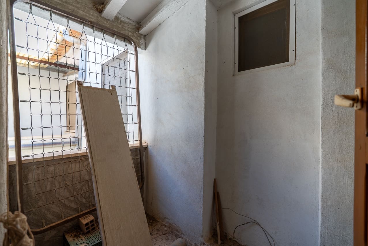 6 soverom Hus til salgs i Macisvenda med svømmebasseng - € 85 000 (Ref: 9221431)