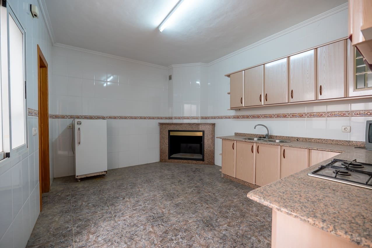 6 soverom Hus til salgs i Macisvenda med svømmebasseng - € 85 000 (Ref: 9221431)