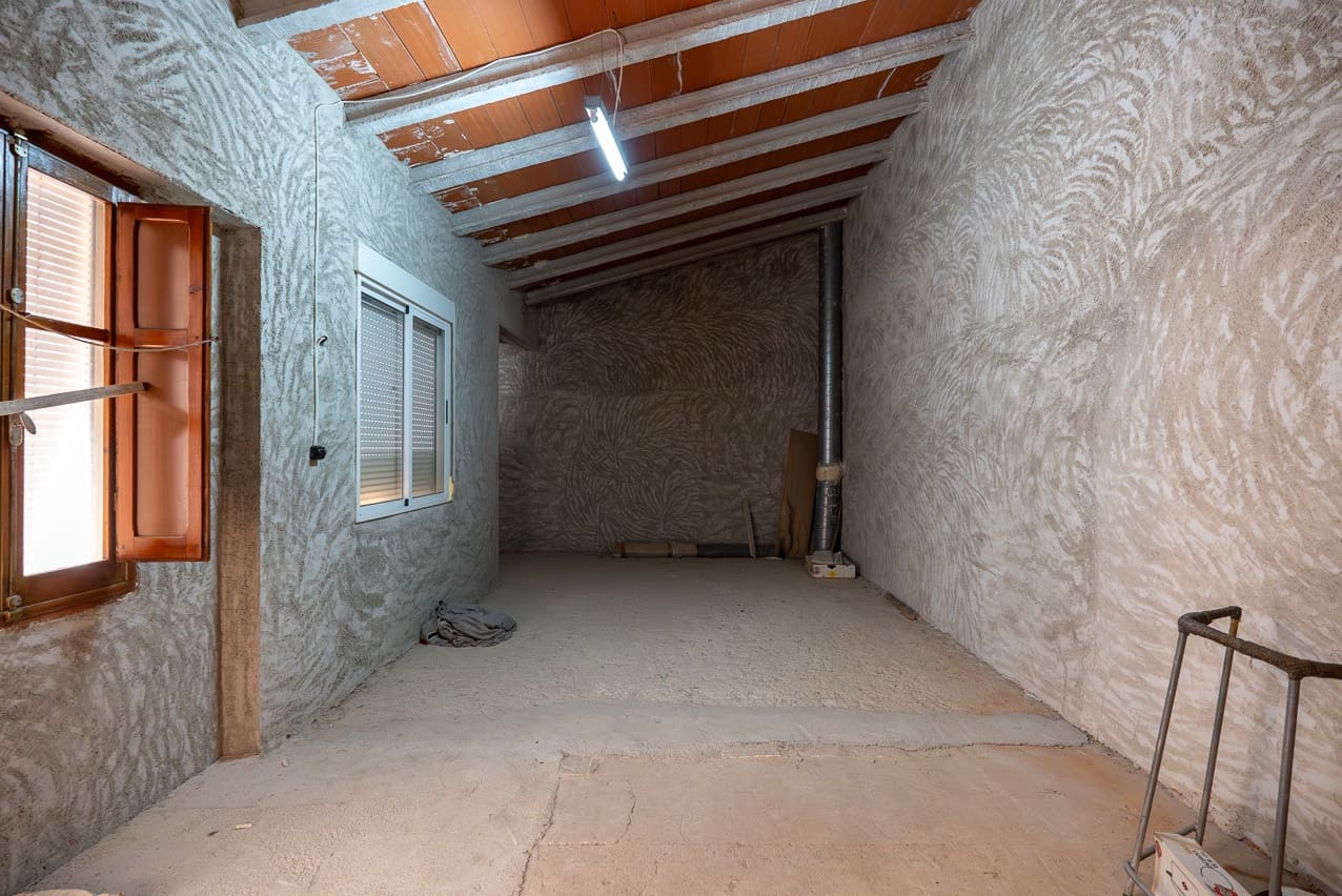 6 soverom Hus til salgs i Macisvenda med svømmebasseng - € 85 000 (Ref: 9221431)