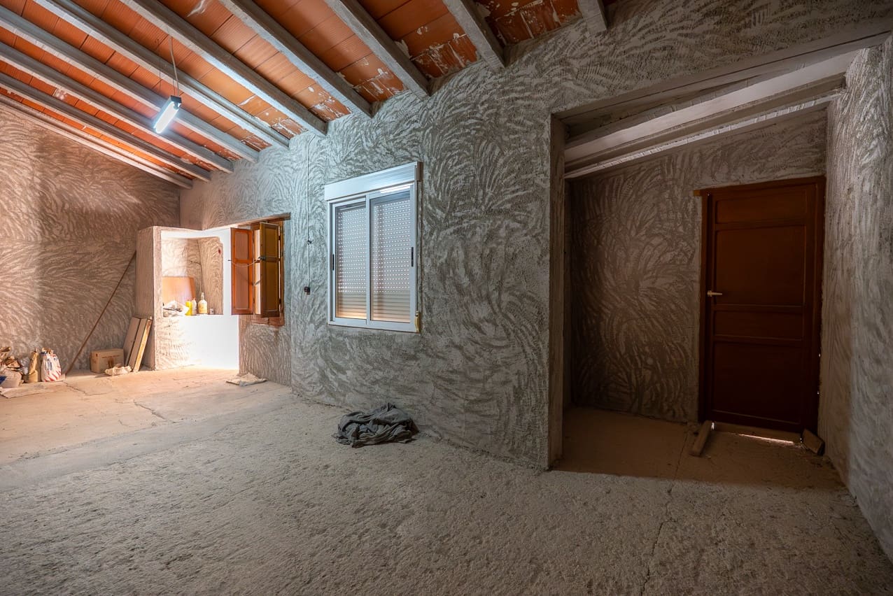 6 soverom Hus til salgs i Macisvenda med svømmebasseng - € 85 000 (Ref: 9221431)