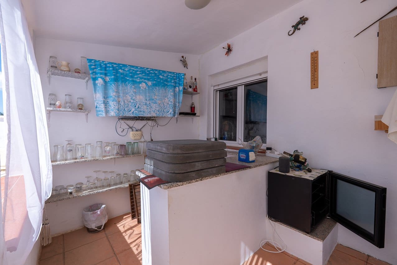 5 bedroom Villa for sale in Las Virtudes with pool - € 325,000 (Ref: 9242453)