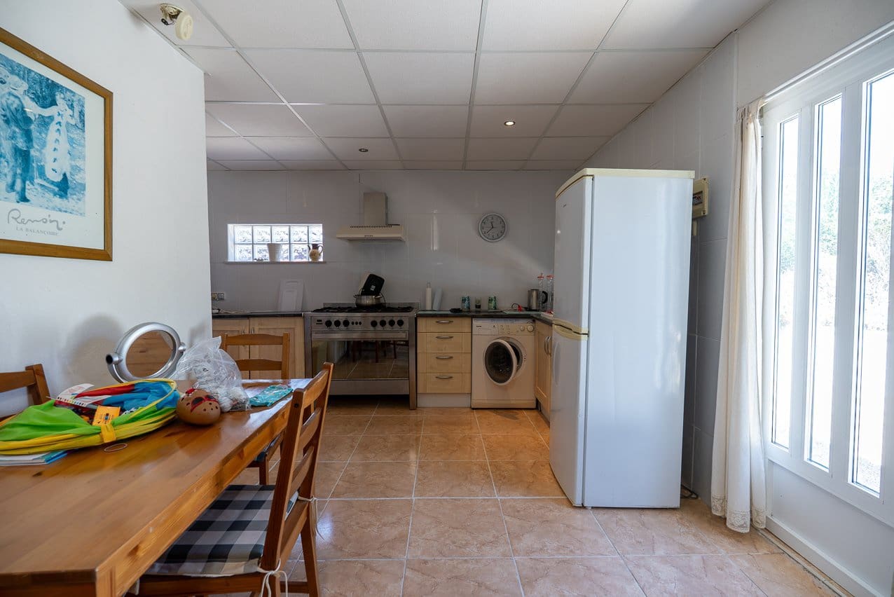 5 bedroom Villa for sale in Las Virtudes with pool - € 325,000 (Ref: 9242453)