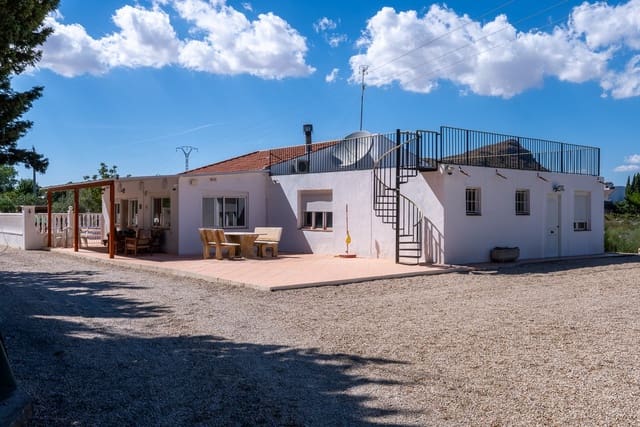 5 bedroom Villa for sale in Las Virtudes, Villena with pool - € 325,000 (Ref: 9242453)