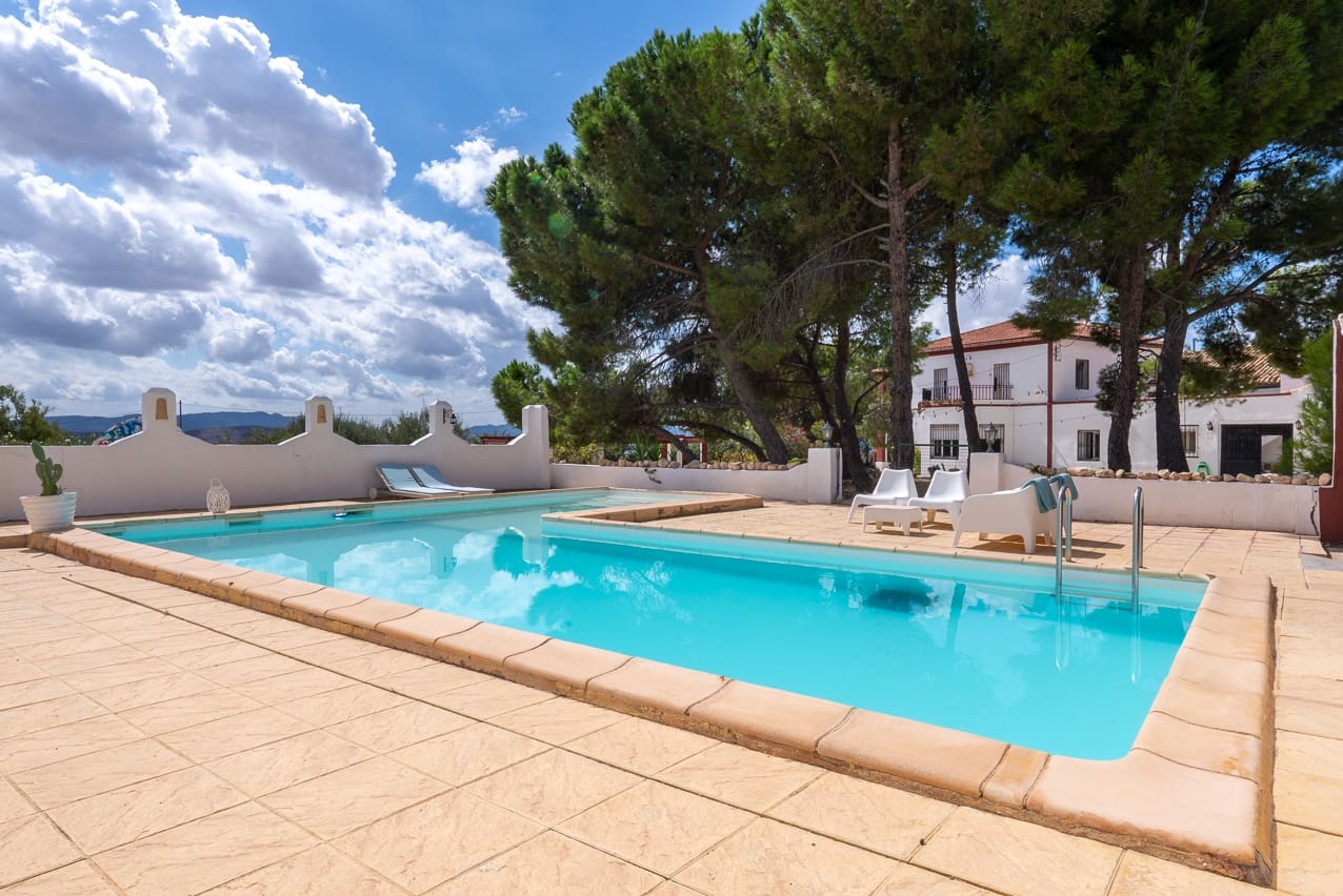 7 soverom Villa til salgs i La Alberquilla med svømmebasseng - € 425 000 (Ref: 9271487)