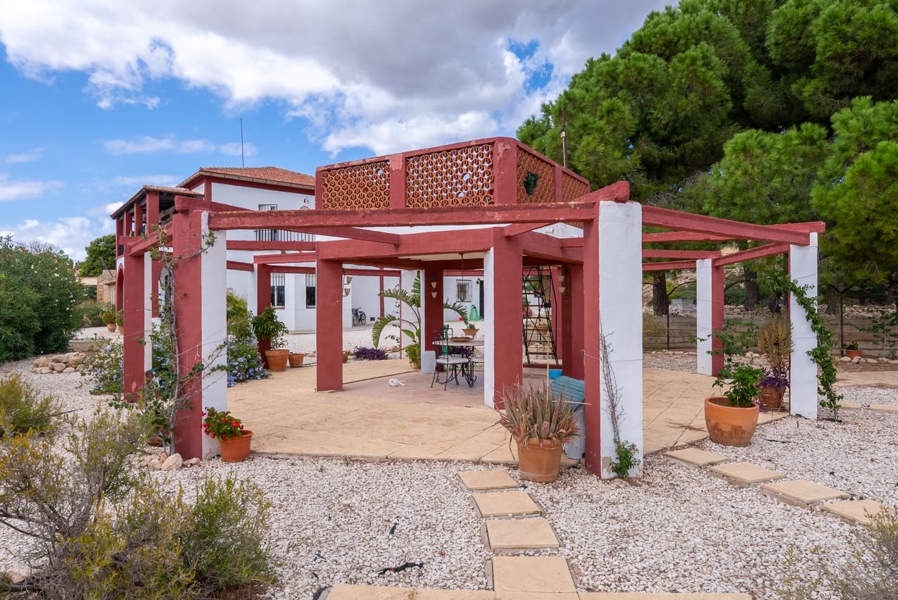 7 soverom Villa til salgs i La Alberquilla med svømmebasseng - € 425 000 (Ref: 9271487)