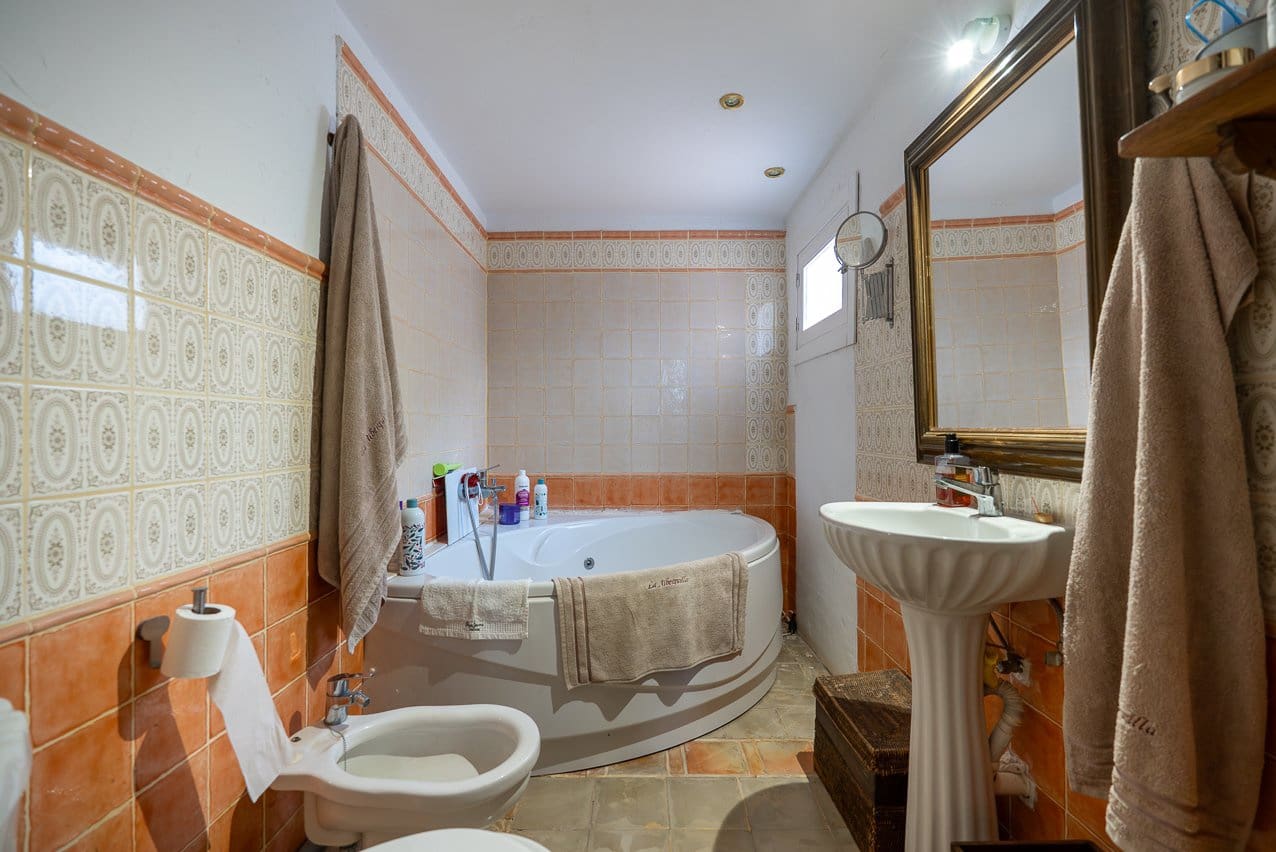 Chalet de 7 habitaciones en La Alberquilla en venta con piscina - 399.950 € (Ref: 9271487)
