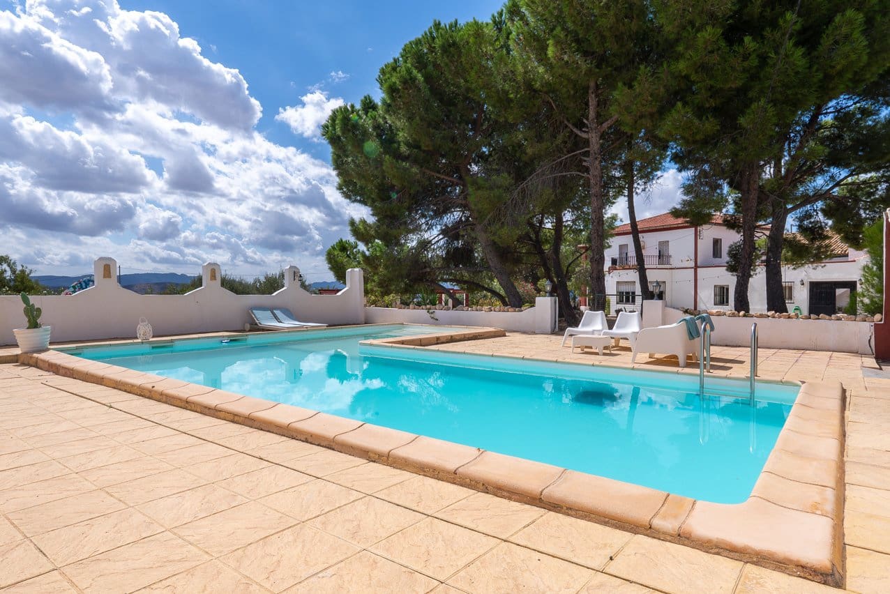 Chalet de 7 habitaciones en La Alberquilla en venta con piscina - 399.950 € (Ref: 9271487)