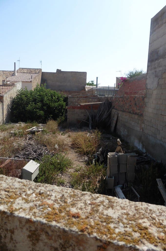 Grunde uden byggetilladelser til salg i Macisvenda - € 35.000 (Ref: 9278539)